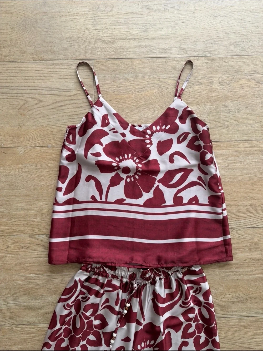 Floral Wide-Leg Two-Piece Set in Burgundy and Cream - Picture 3 of 7